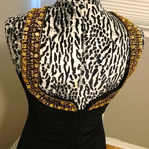 Black/gold Gown - Picture 5 of 5